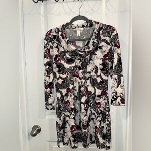 White House Black Market Black and White Tunic with Maroon Accents